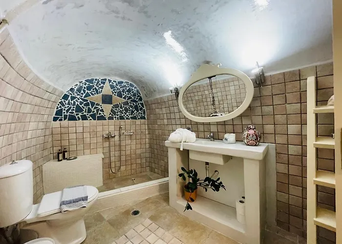 Cave Horizon And Vila