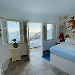 Vila Cave Horizon And Oia
