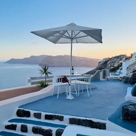 Cave Horizon And Vila *