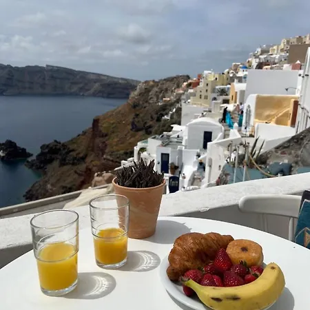 Cave Horizon And * Oia