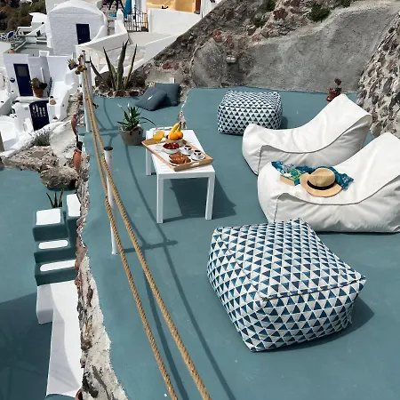 Blue Sky Cave House * Oia (Santorini)