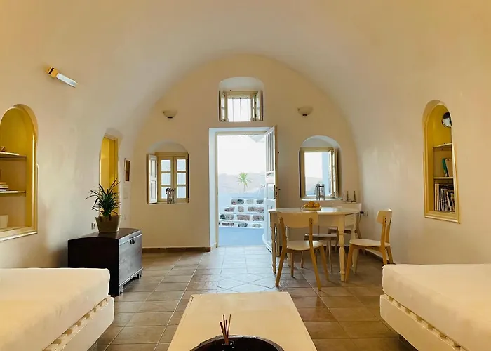 Cave Horizon And Villa Oia