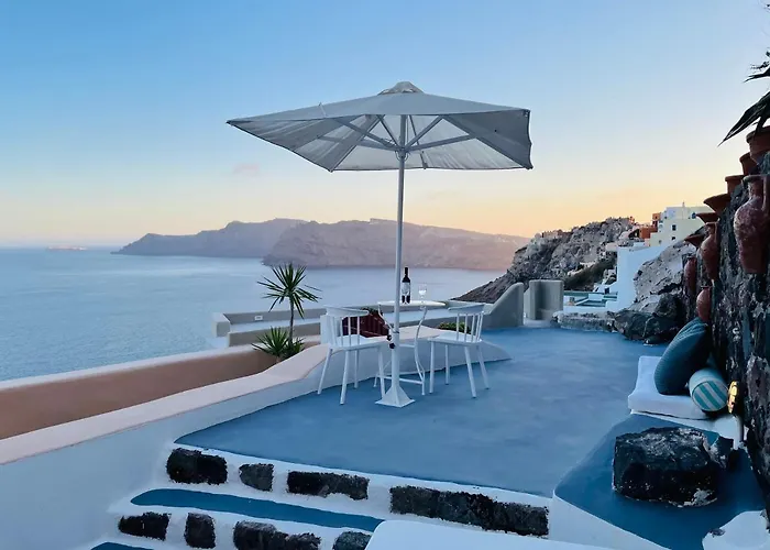 Cave Horizon And Villa *