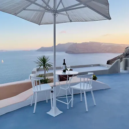 Cave Horizon And * Oia (Santorini)