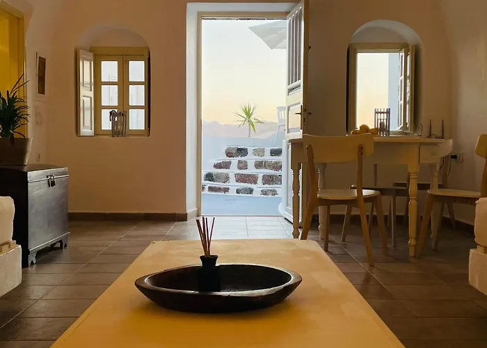 Cave Horizon And * Oia (Santorini)